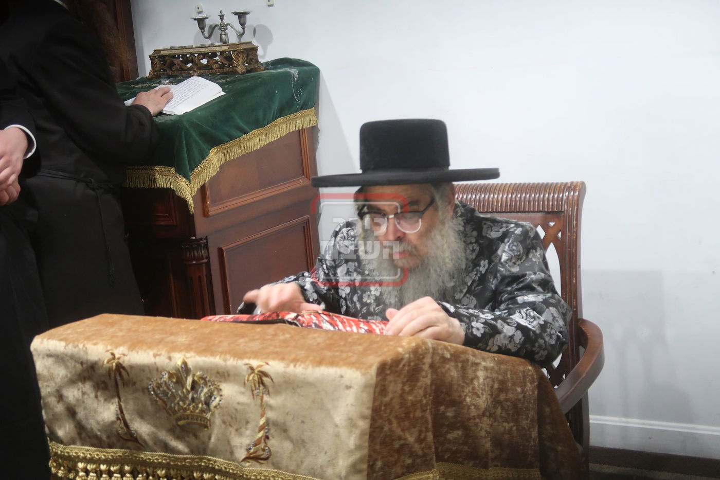 תשעה באב בחצה"ק סאטמר 