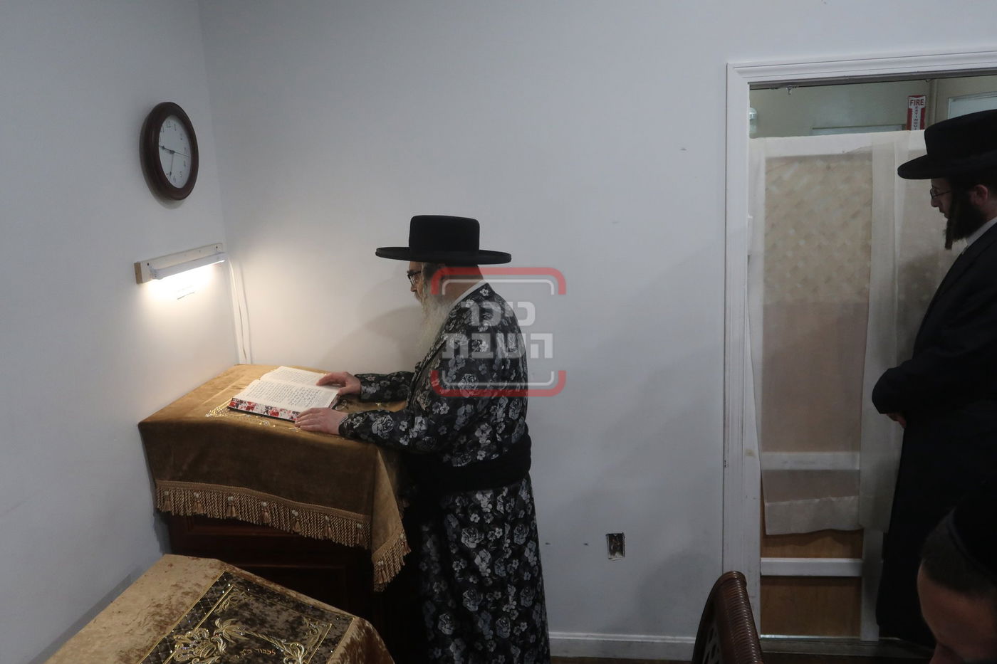 תשעה באב בחצה"ק סאטמר 