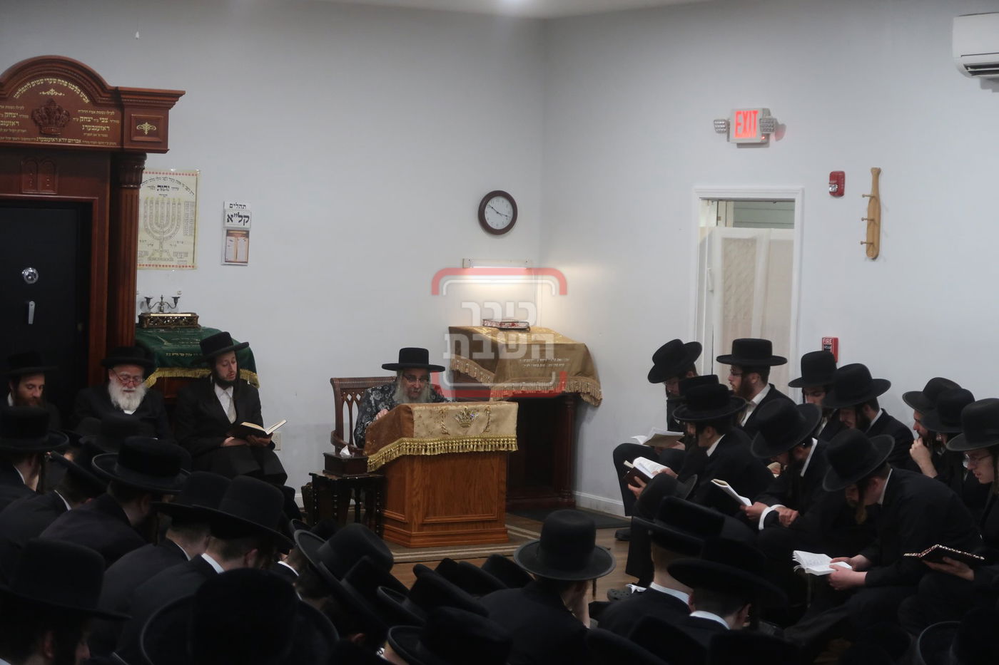 תשעה באב בחצה"ק סאטמר 