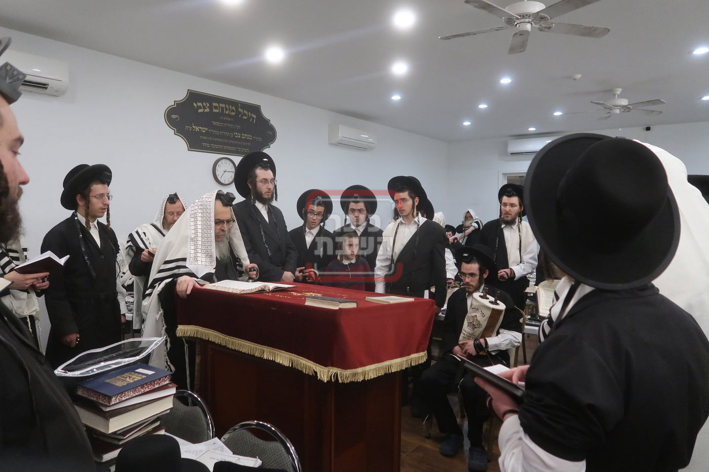 תשעה באב בחצה"ק סאטמר 