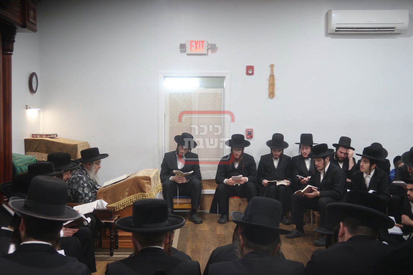 תשעה באב בחצה"ק סאטמר 