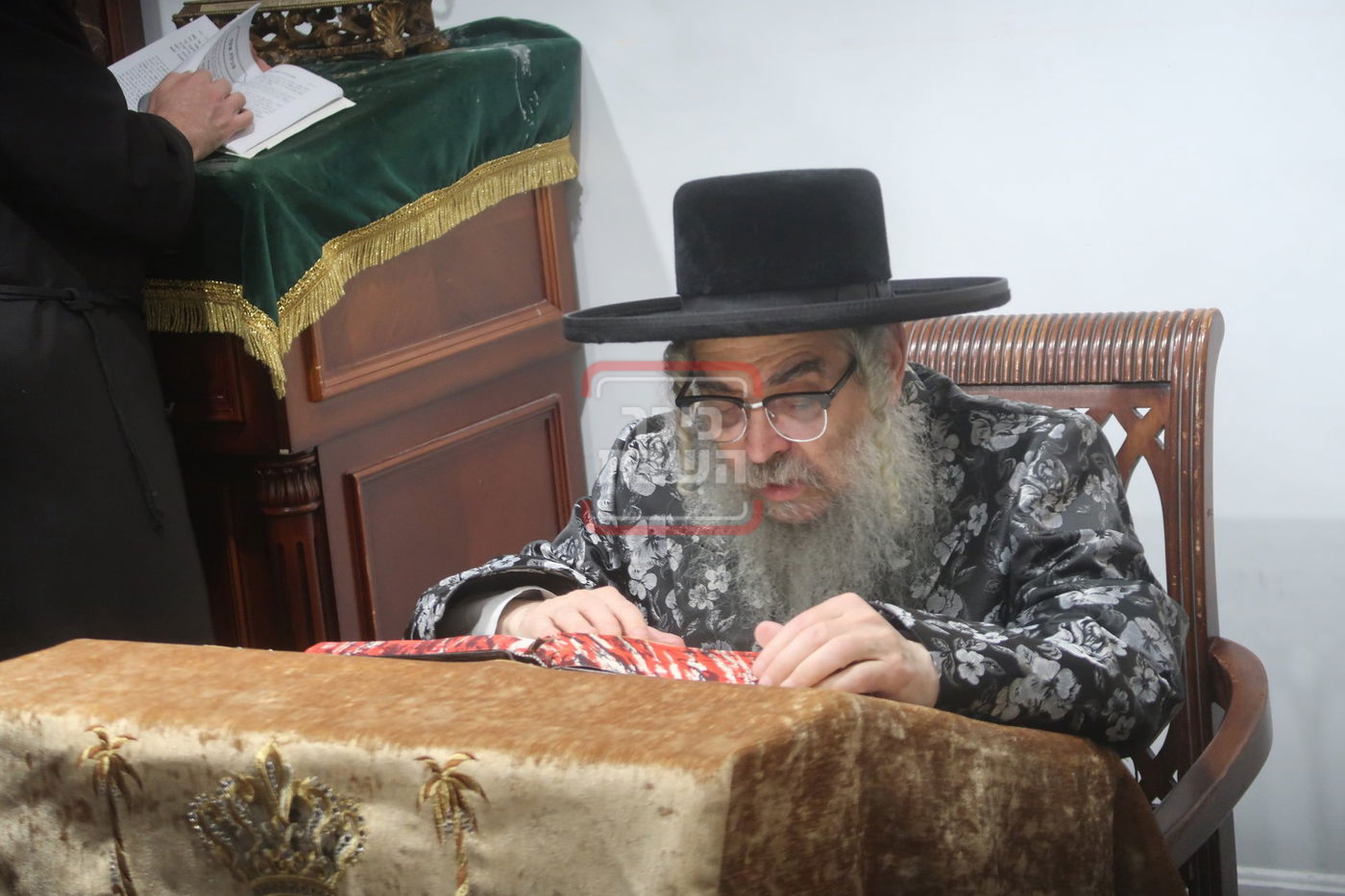 תשעה באב בחצה"ק סאטמר 