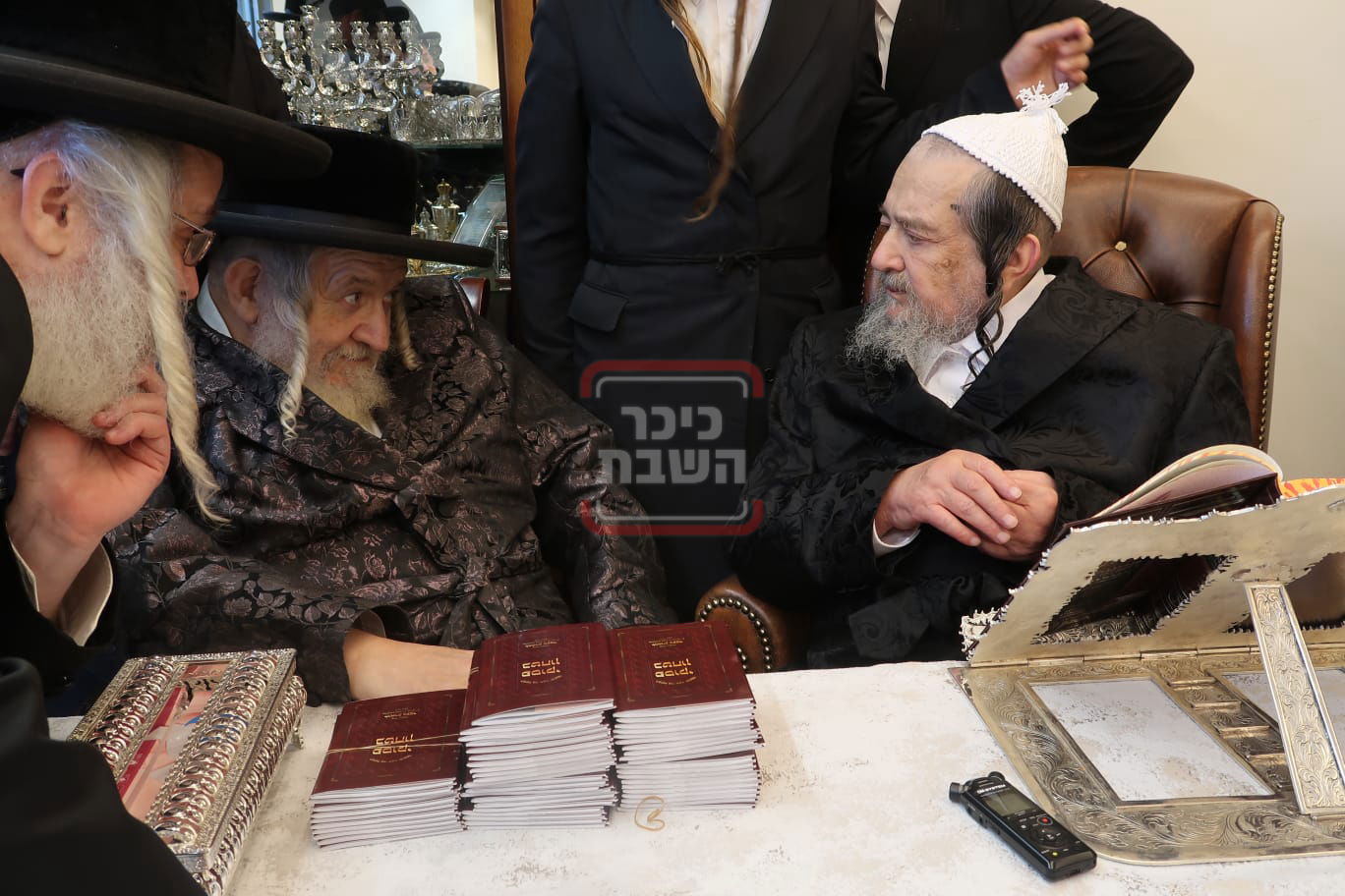 אצל הגה"צ רבי יעקב מאיר שעכטער