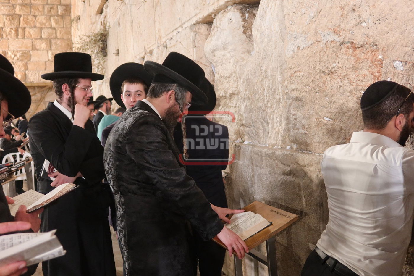 אדמורי"ם ורבנים בכותל המערבי