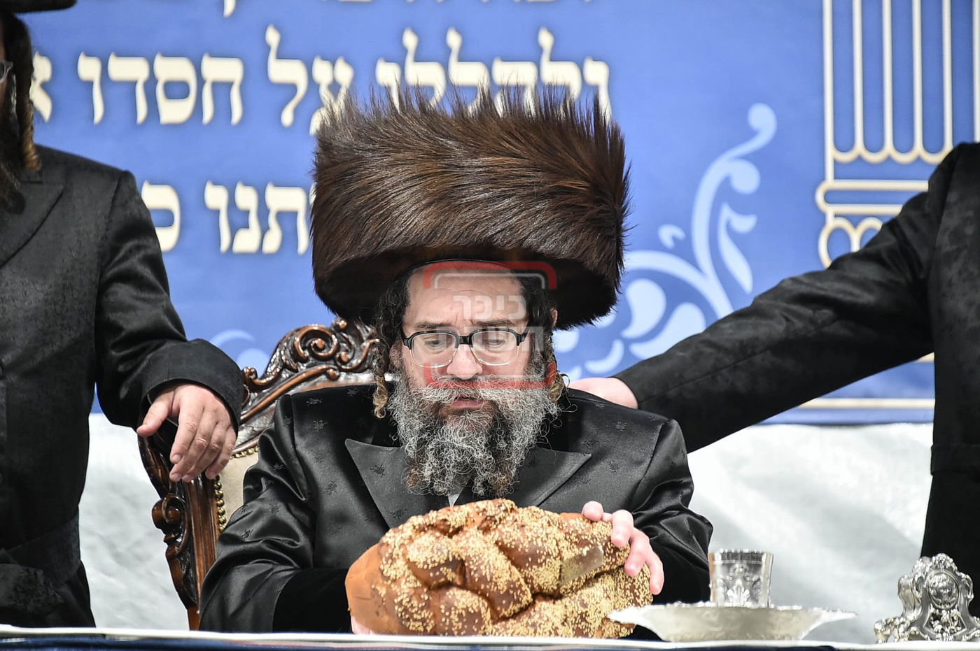 מוצאי שבת נחמו בחצה"ק סקולען ירושלים