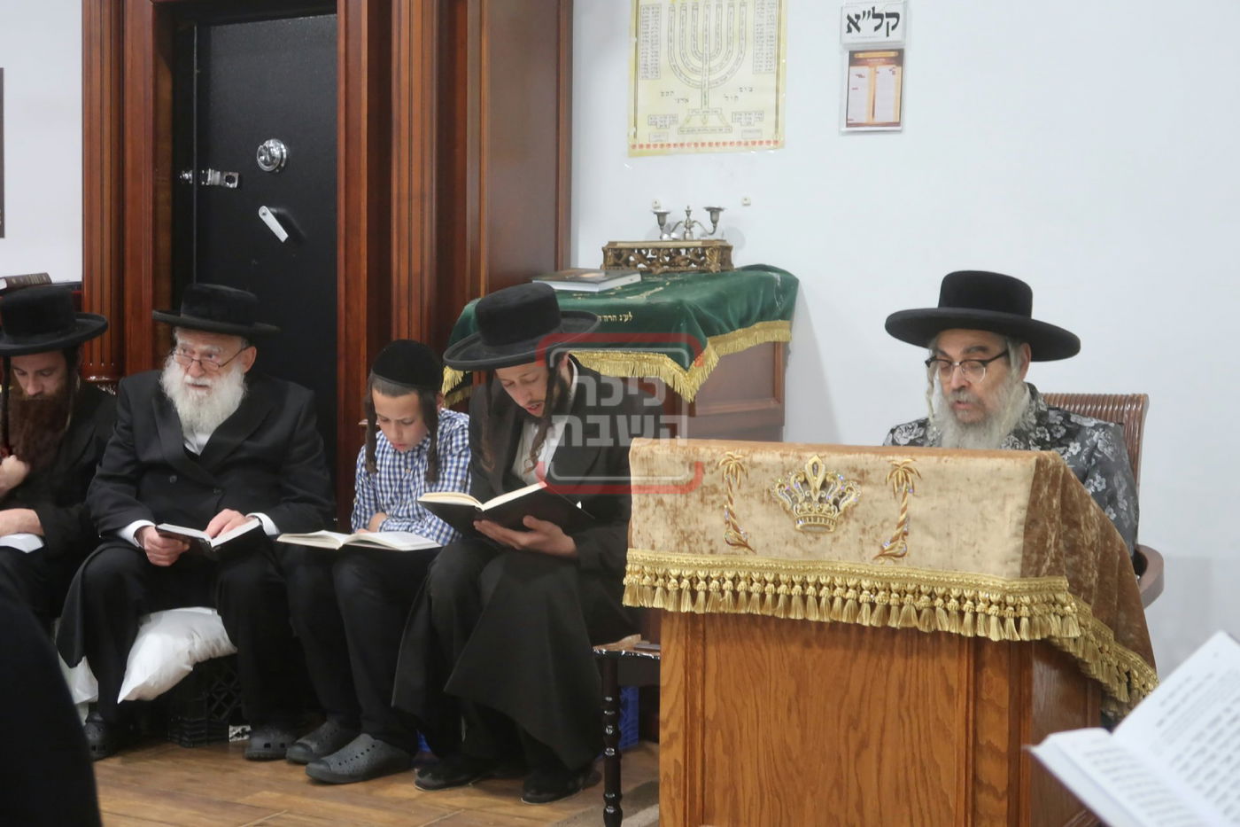 תשעה באב בחצה"ק סאטמר 