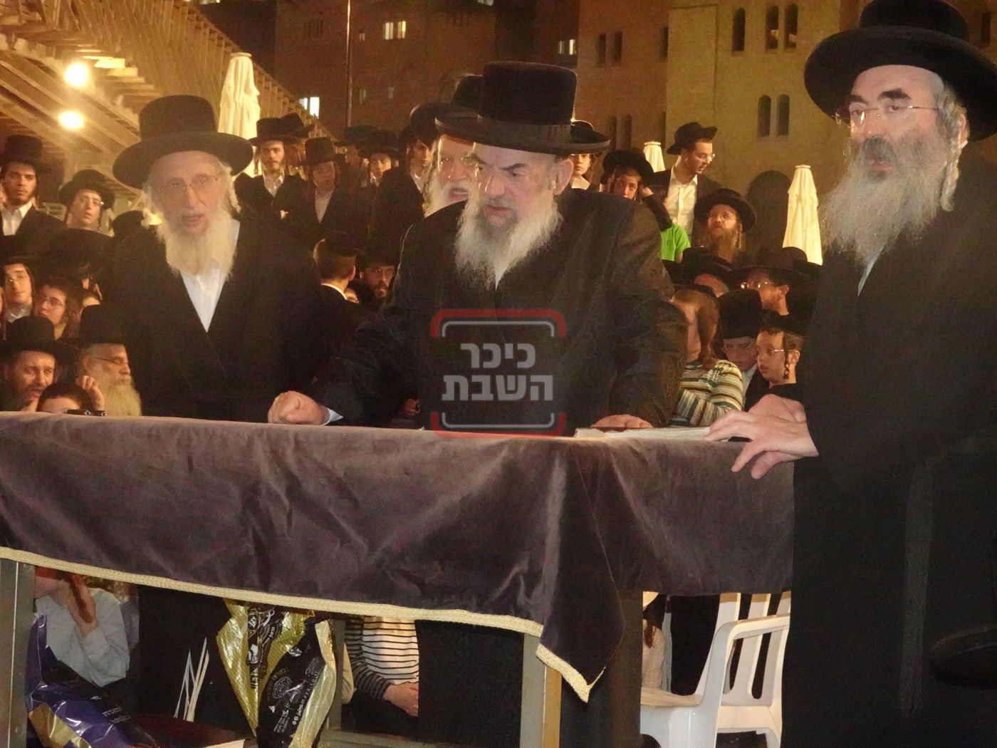 אדמורי"ם ורבנים בכותל המערבי