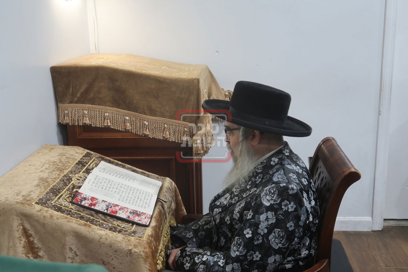 תשעה באב בחצה"ק סאטמר 