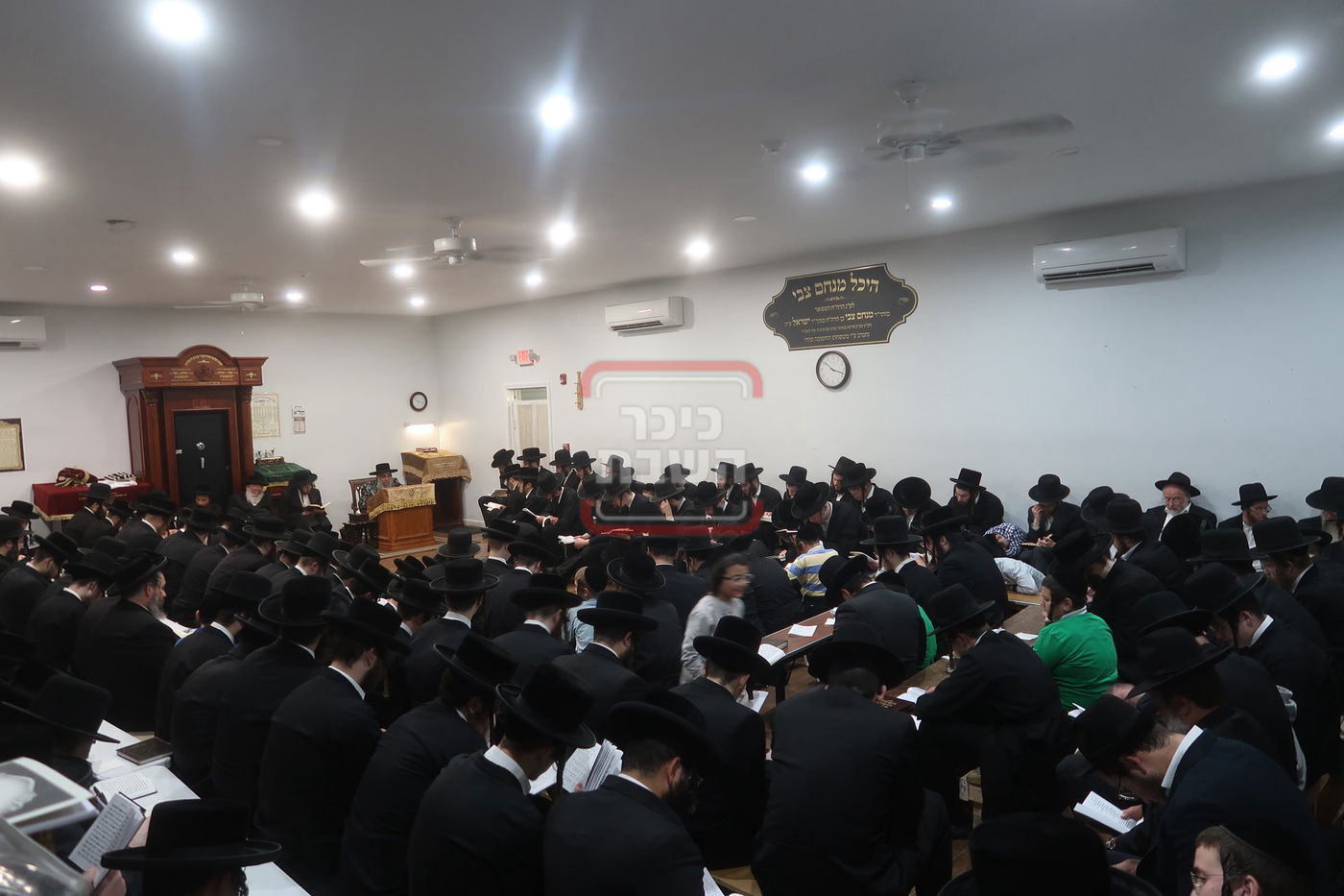 תשעה באב בחצה"ק סאטמר 