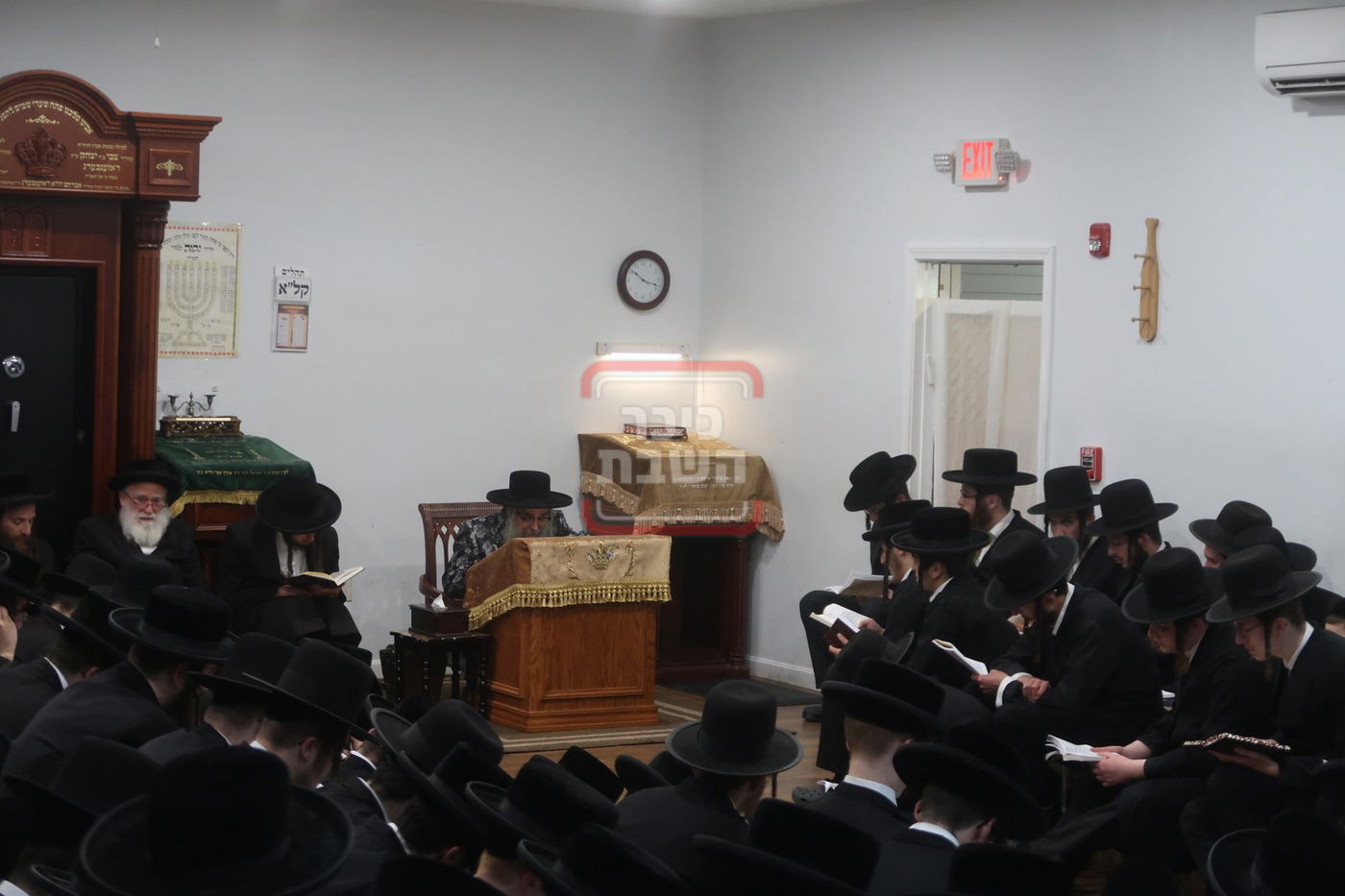 תשעה באב בחצה"ק סאטמר 