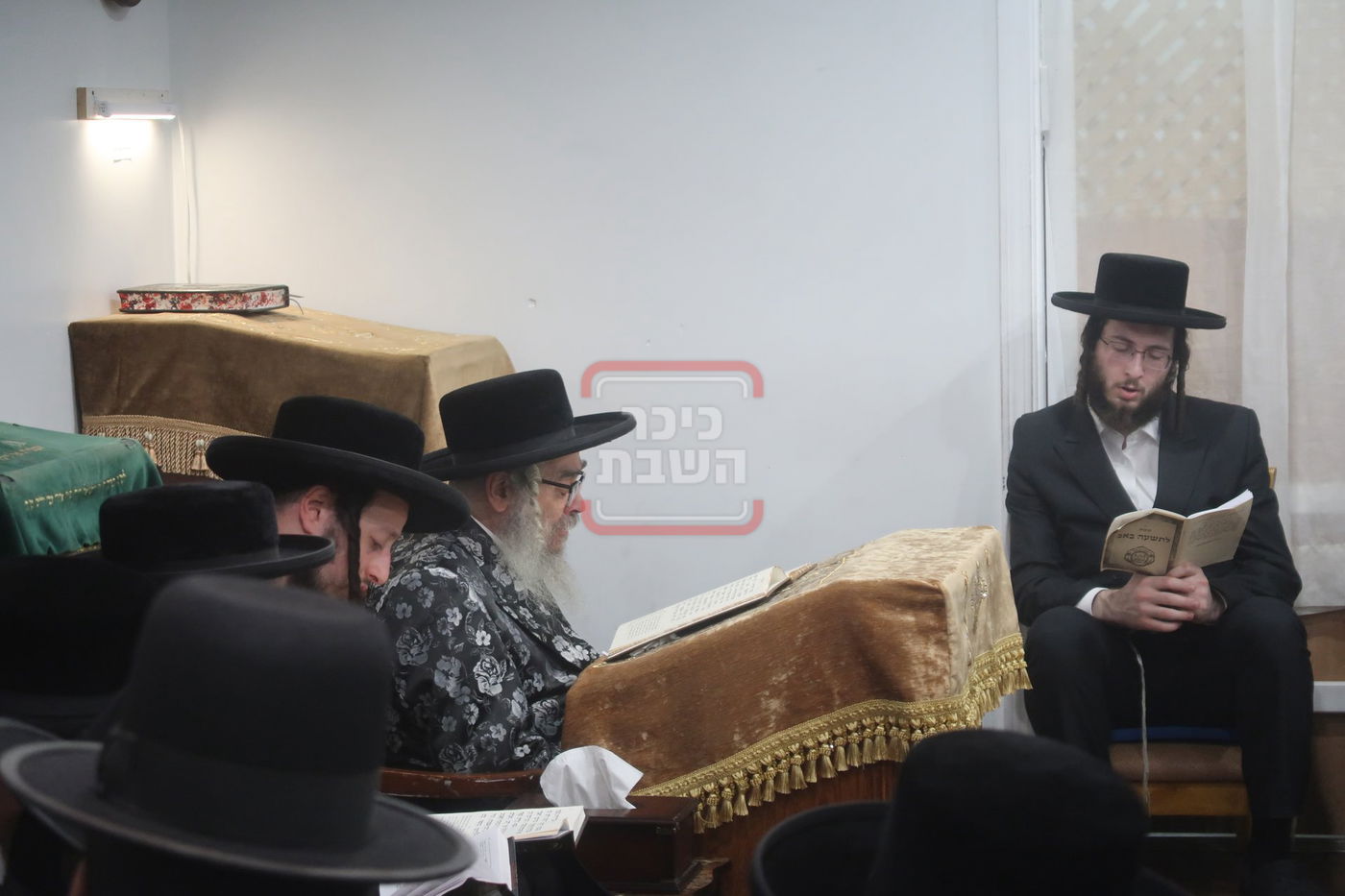 תשעה באב בחצה"ק סאטמר 