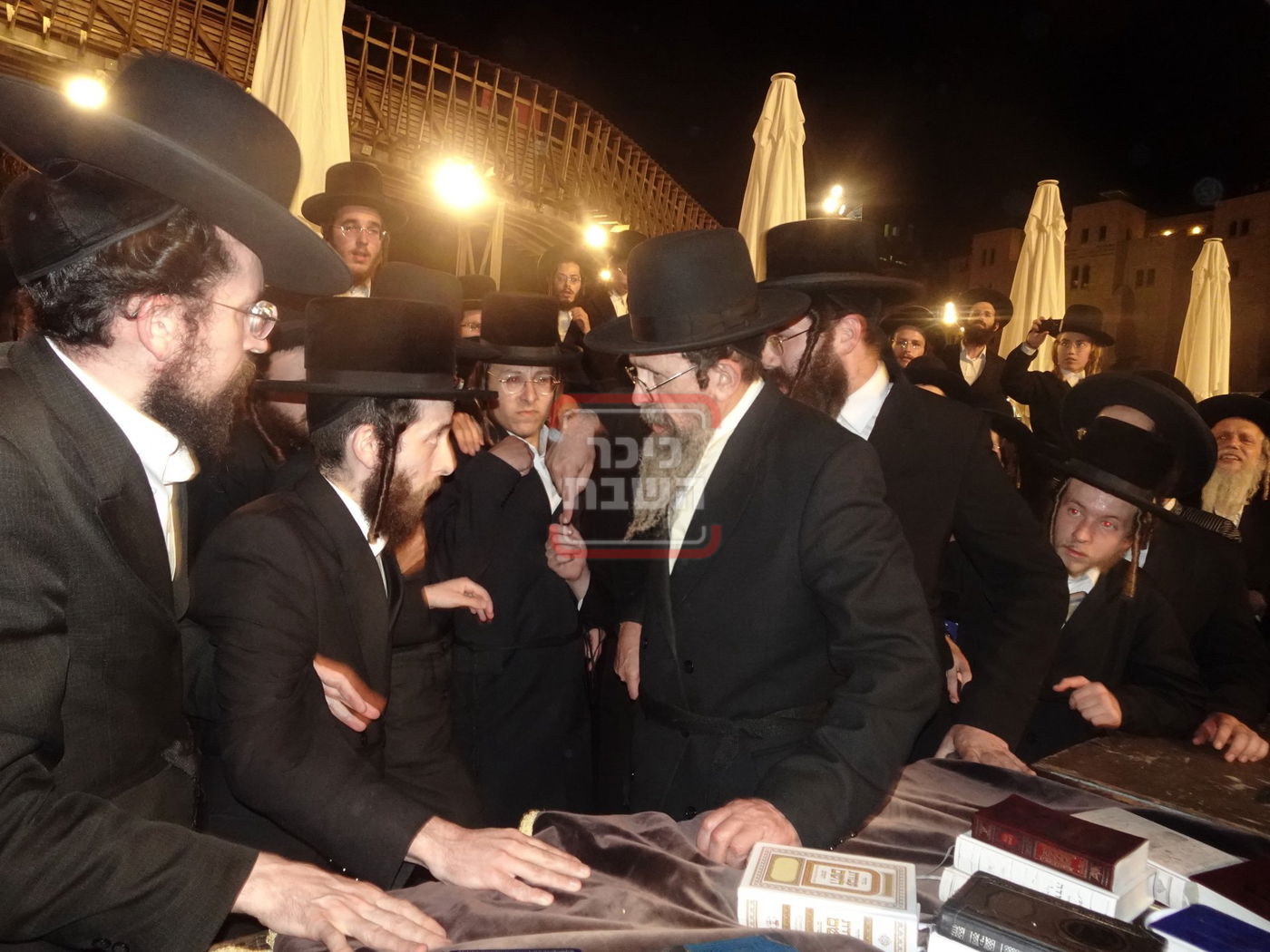 אדמורי"ם ורבנים בכותל המערבי