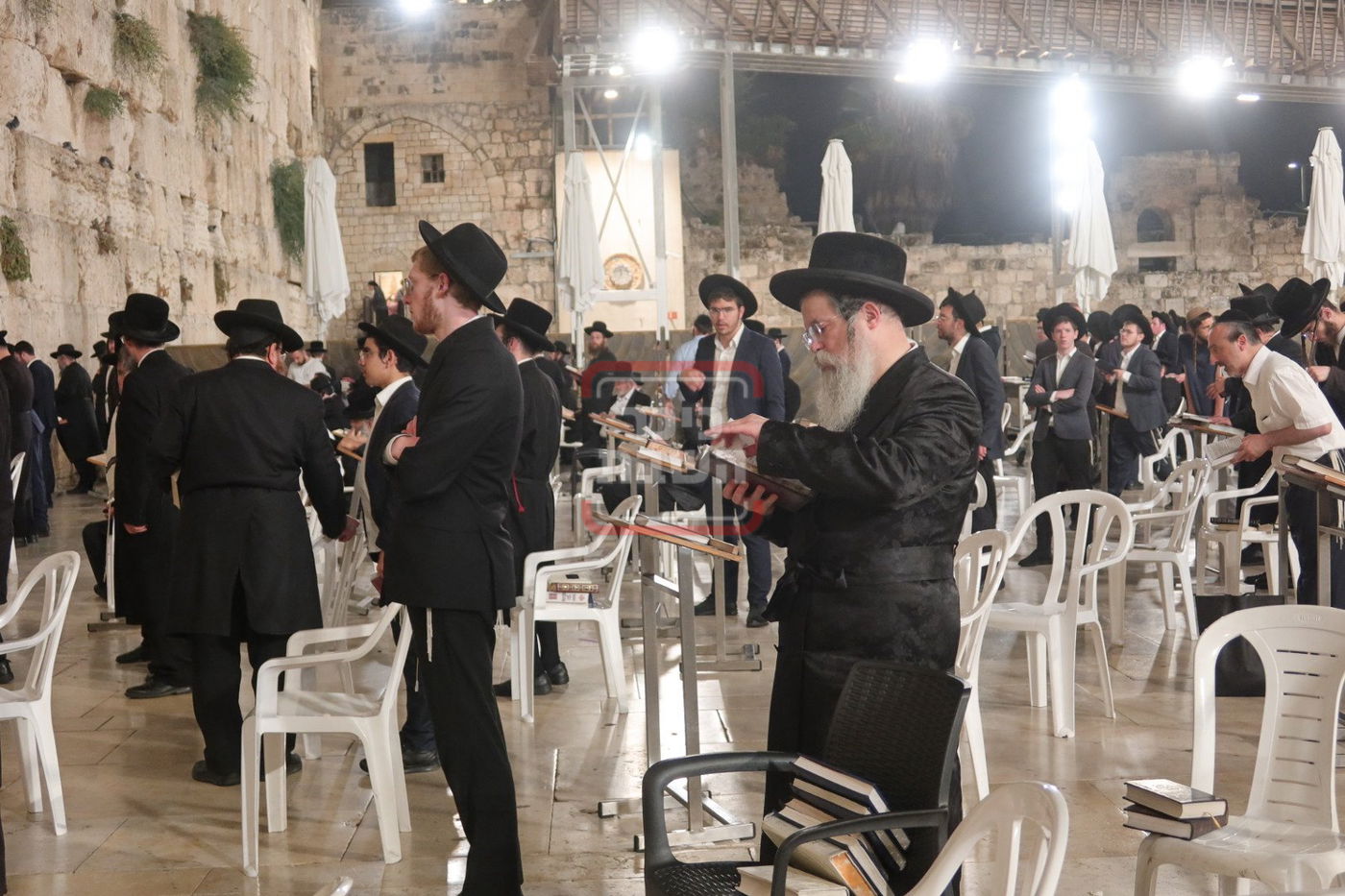 אדמורי"ם ורבנים בכותל המערבי