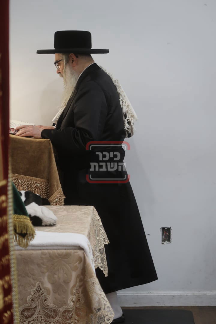 תשעה באב בחצה"ק סאטמר 