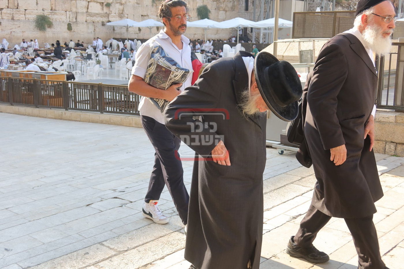 אדמורי"ם ורבנים בכותל המערבי