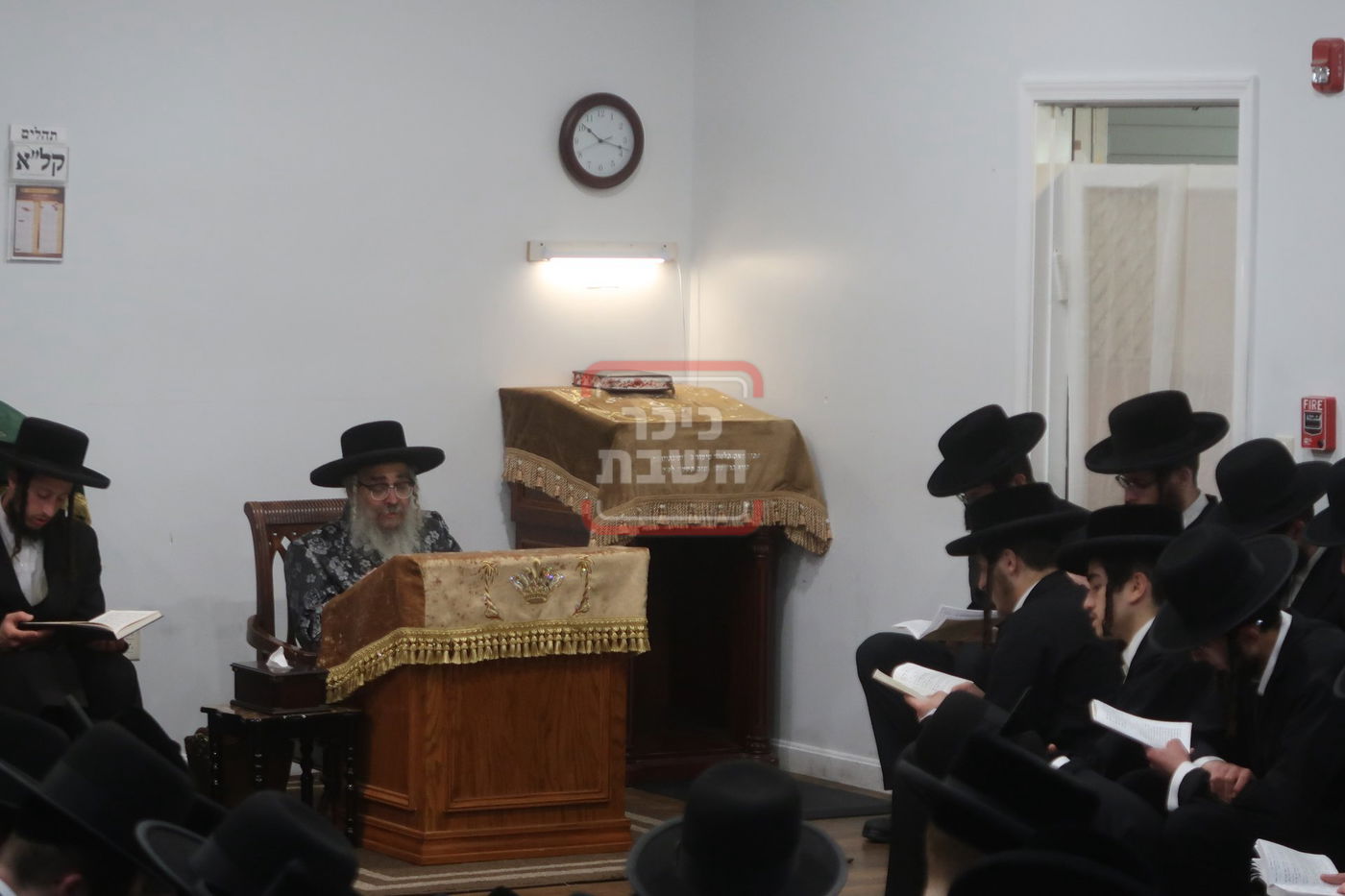 תשעה באב בחצה"ק סאטמר 