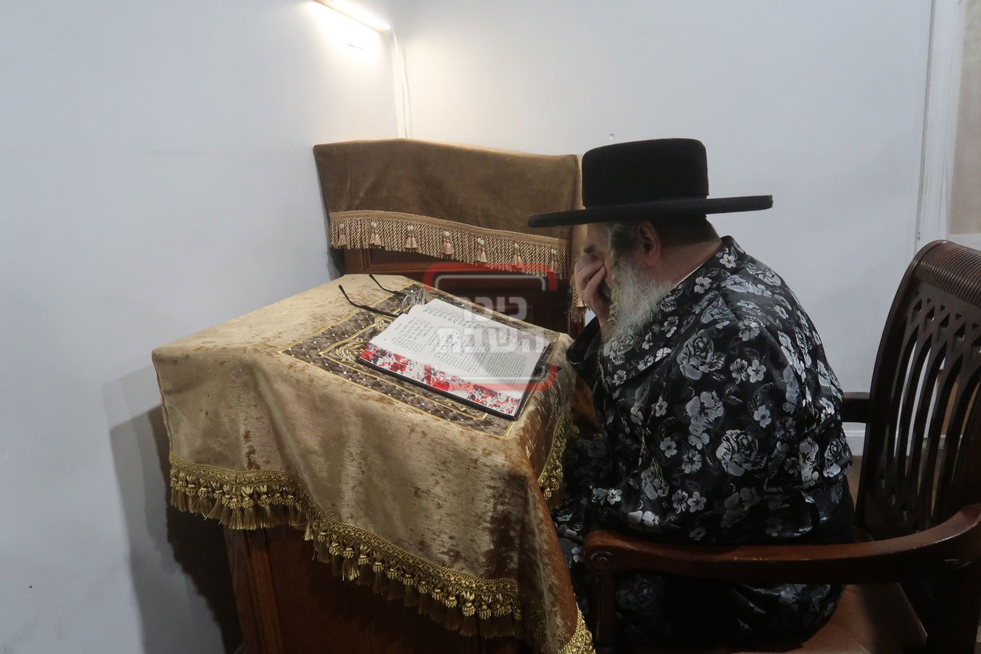 תשעה באב בחצה"ק סאטמר 