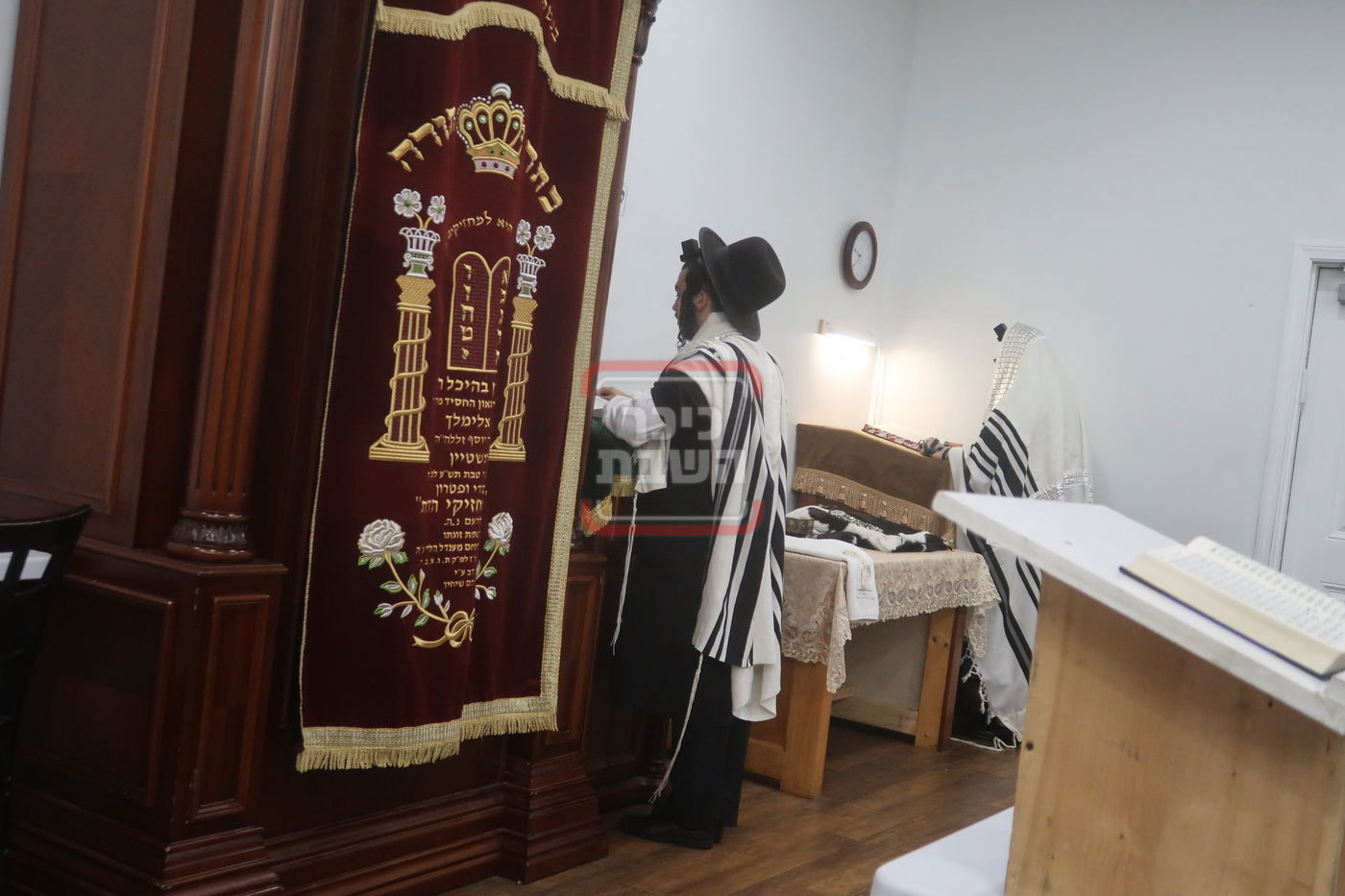 תשעה באב בחצה"ק סאטמר 