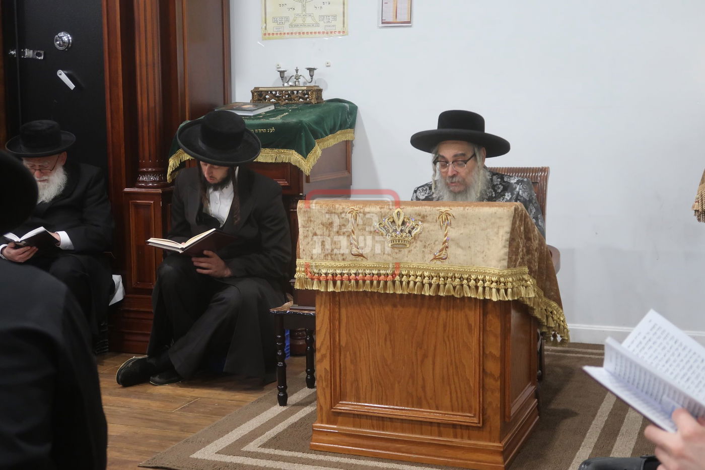 תשעה באב בחצה"ק סאטמר 