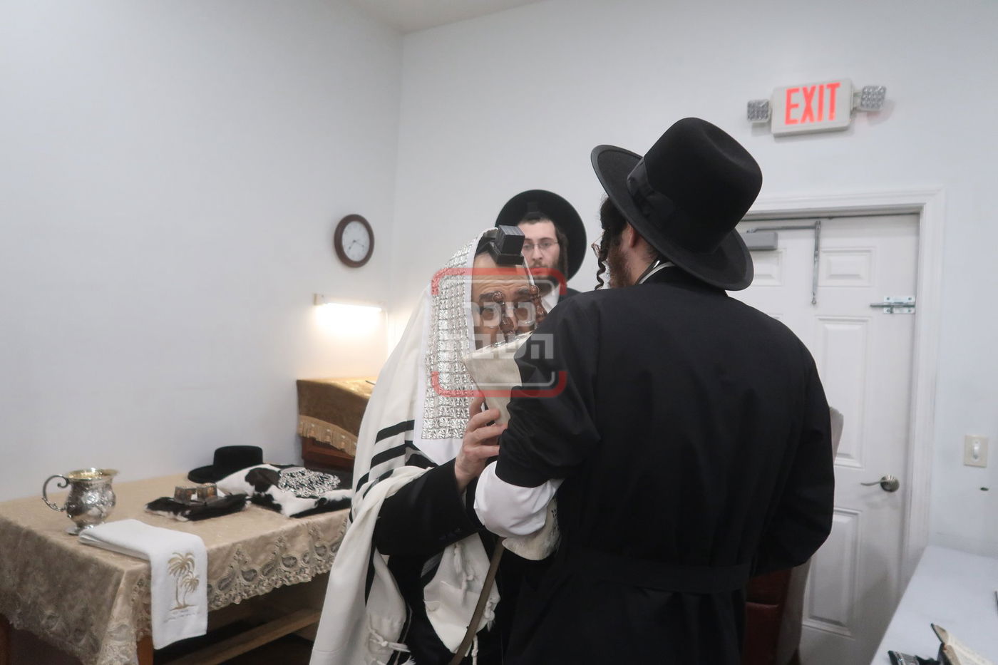 תשעה באב בחצה"ק סאטמר 