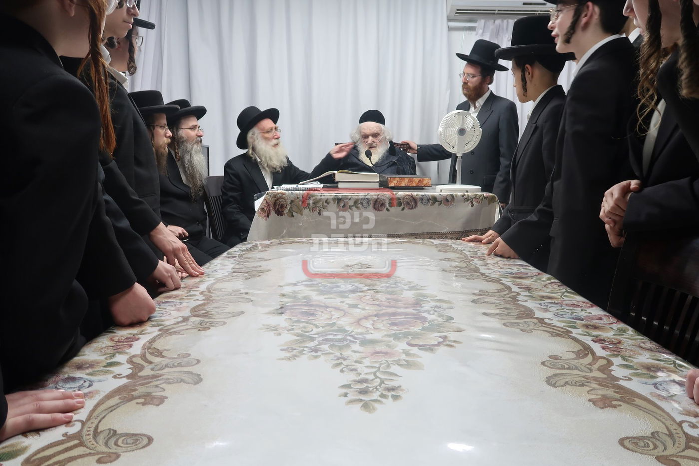 תלמידי ישיבת באיאן אצל הגר"מ שטרנבוך 