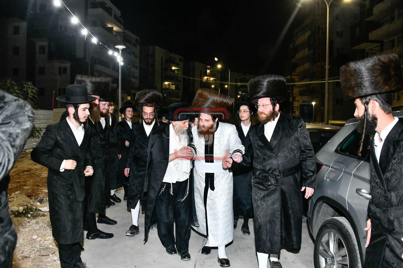 האדמו"ר ממיאלען שבת ראשונה במתחם הסופרים 