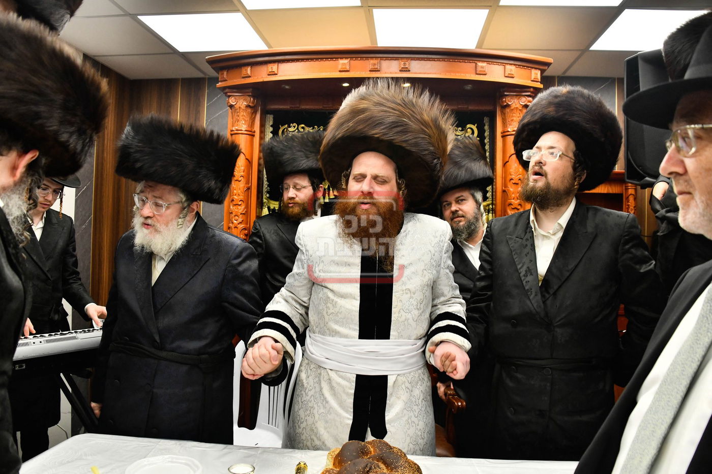 האדמו"ר ממיאלען שבת ראשונה במתחם הסופרים 