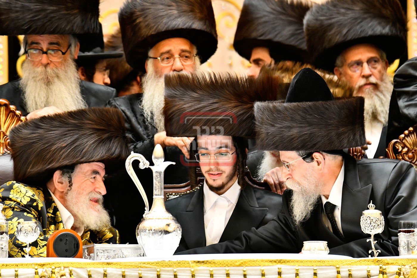 אבי הבת הרב אברהם דוד אייכנשטיין, בשמחת נישואיו