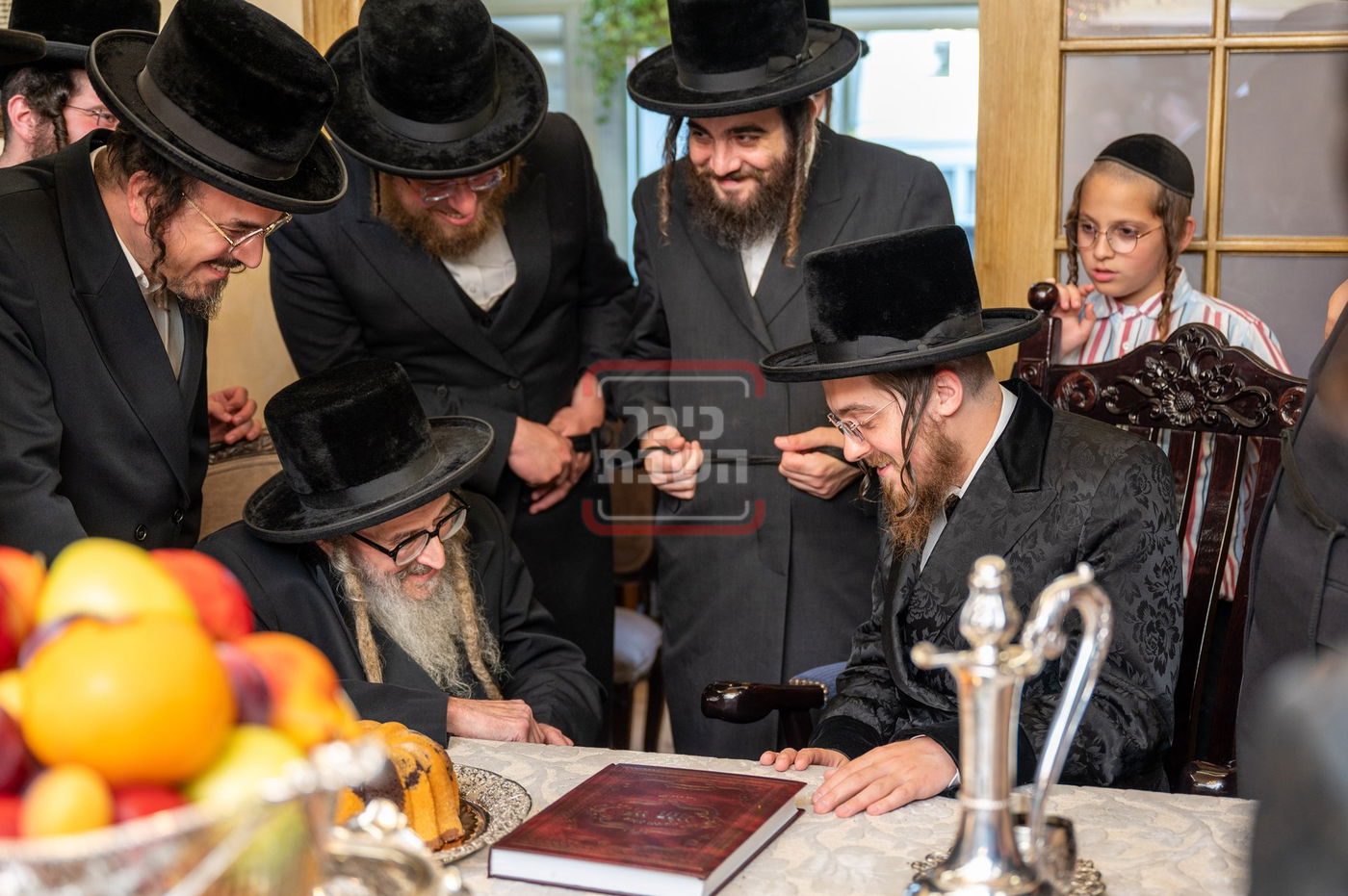 הגה"צ רבי יוחנן וואזנר דומ"ץ סקווירא בביקור אצל האדמו"ר מסאדיגורה