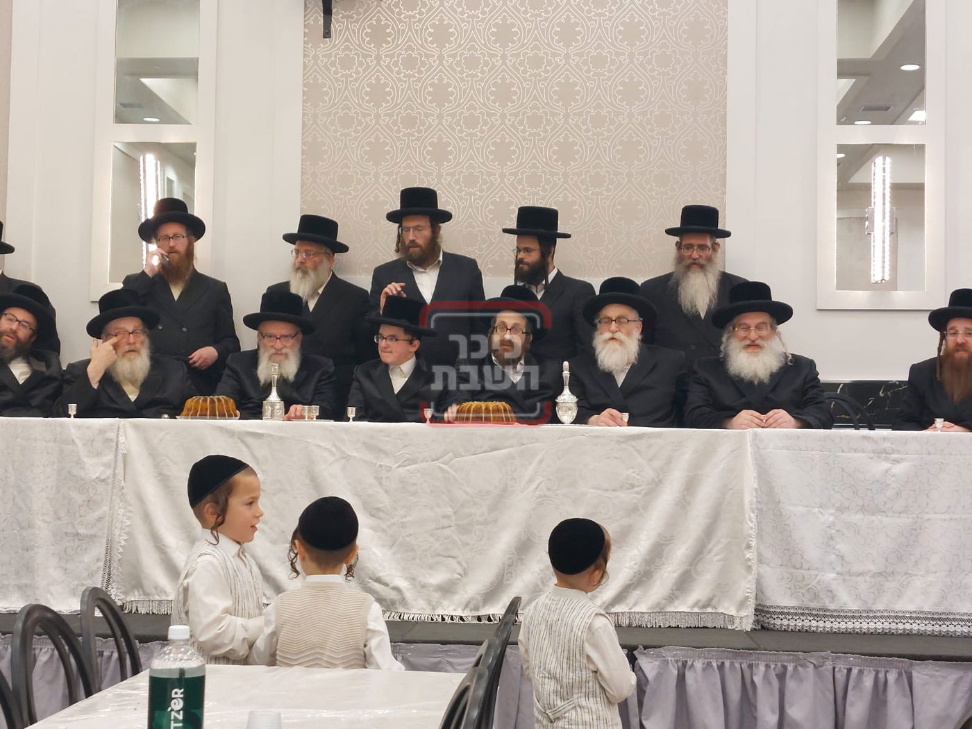 שמחת האירוסין בחצה"ק ראחמיסטריווקא אוקוויין של החתונה הערב