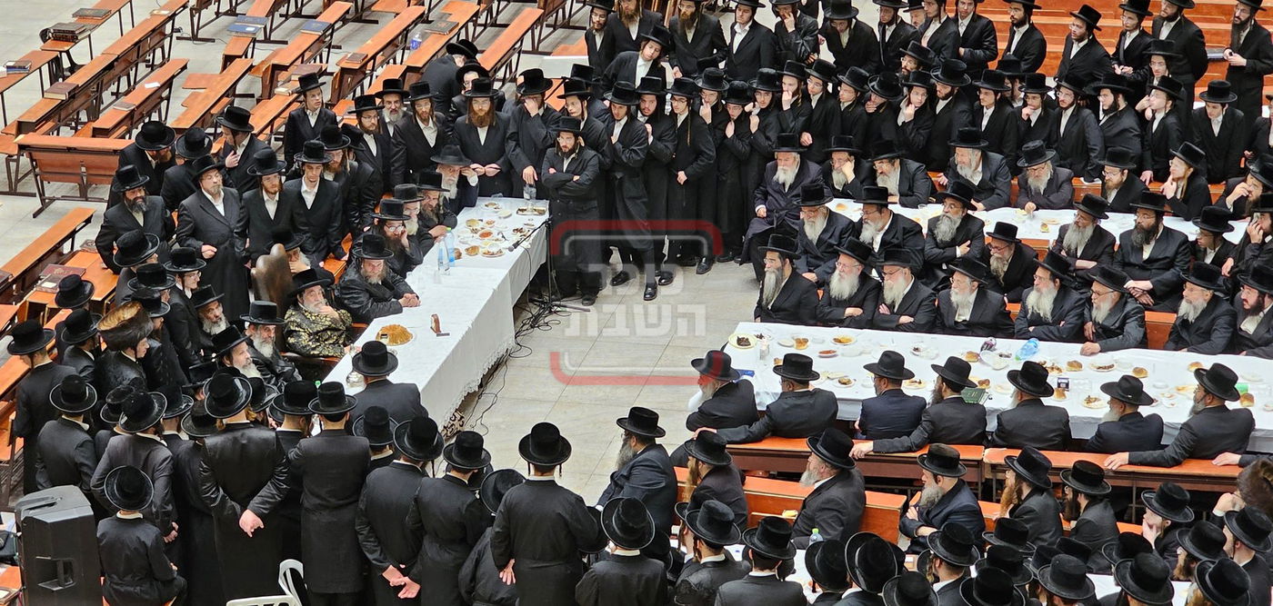 האדמו"ר מויז'ניץ בטיש הילולת בעל ה'דמשק אליעזר' 