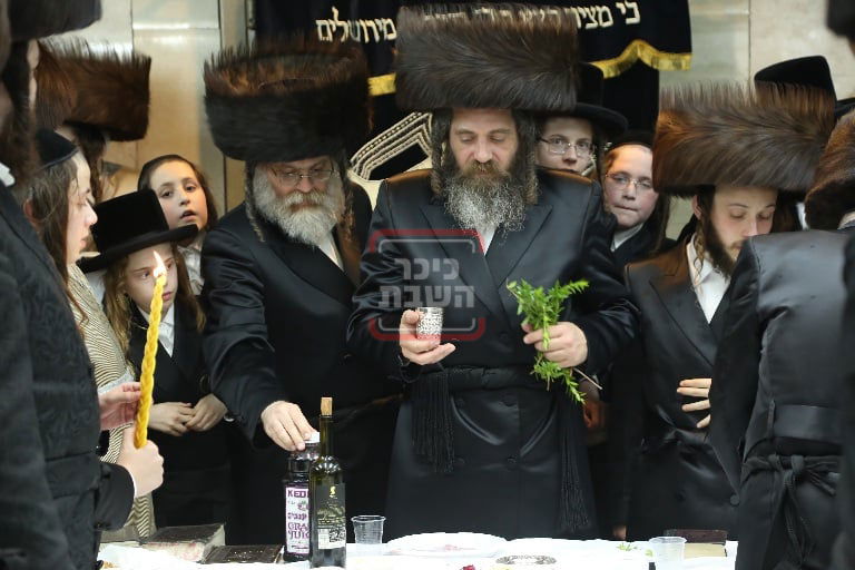 האדמו"ר מפיטסבורג בסעודה שלישית והבדלה בבני ברק