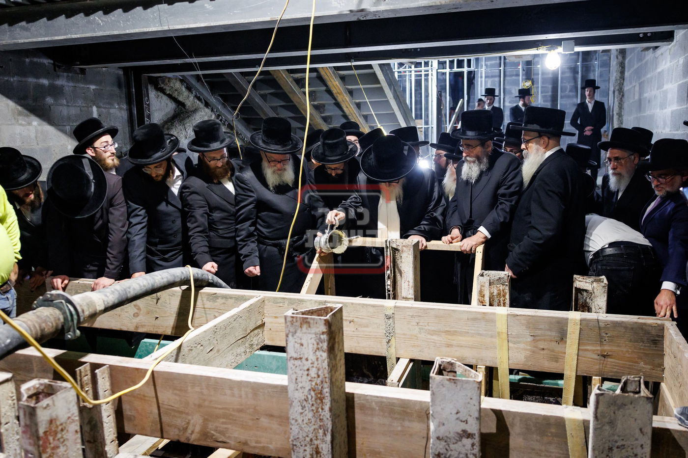 הנחת אבן הפינה למקווה הפרטית של האדמו"ר מסקווירא