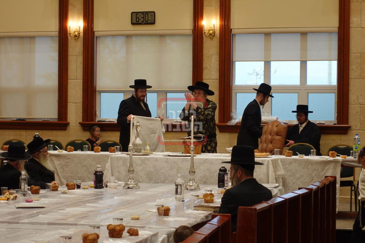 סעודת ראש חודש בטאהש 