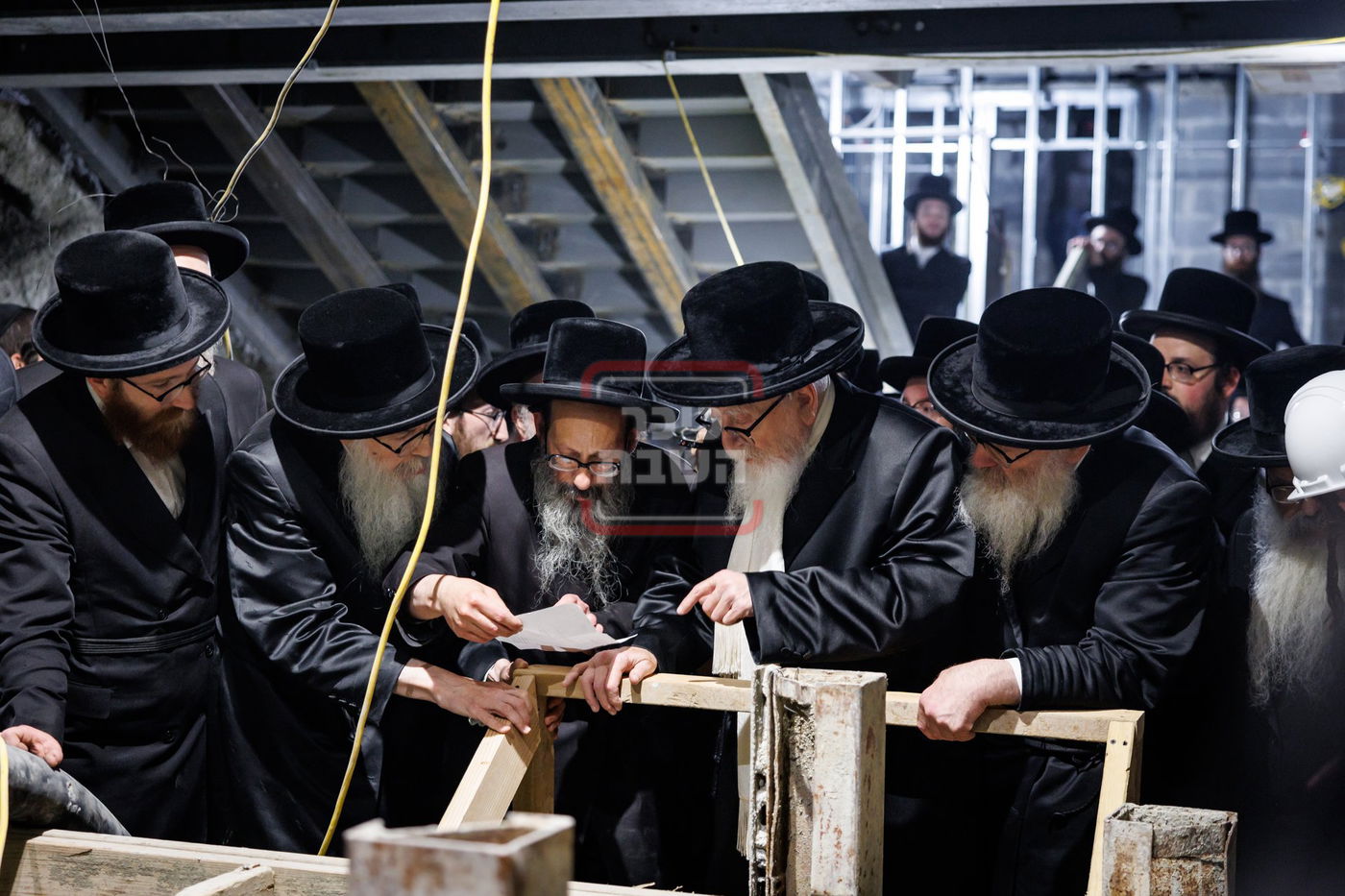 הנחת אבן הפינה למקווה הפרטית של האדמו"ר מסקווירא