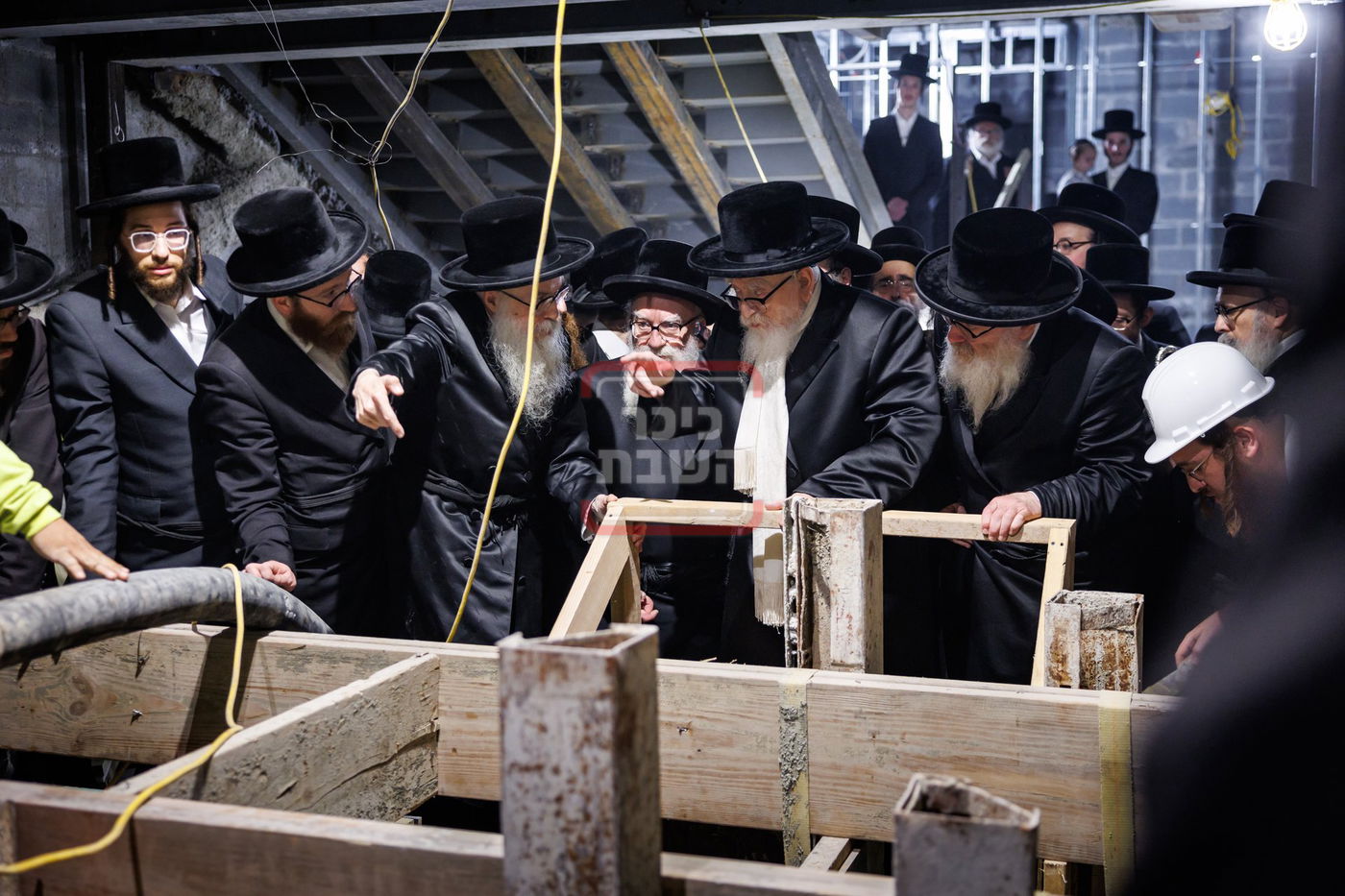 הנחת אבן הפינה למקווה הפרטית של האדמו"ר מסקווירא