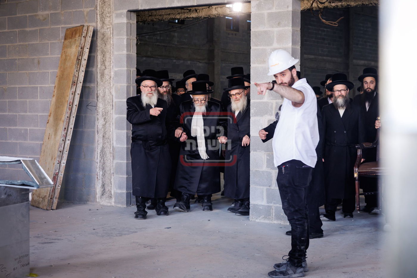 הנחת אבן הפינה למקווה הפרטית של האדמו"ר מסקווירא