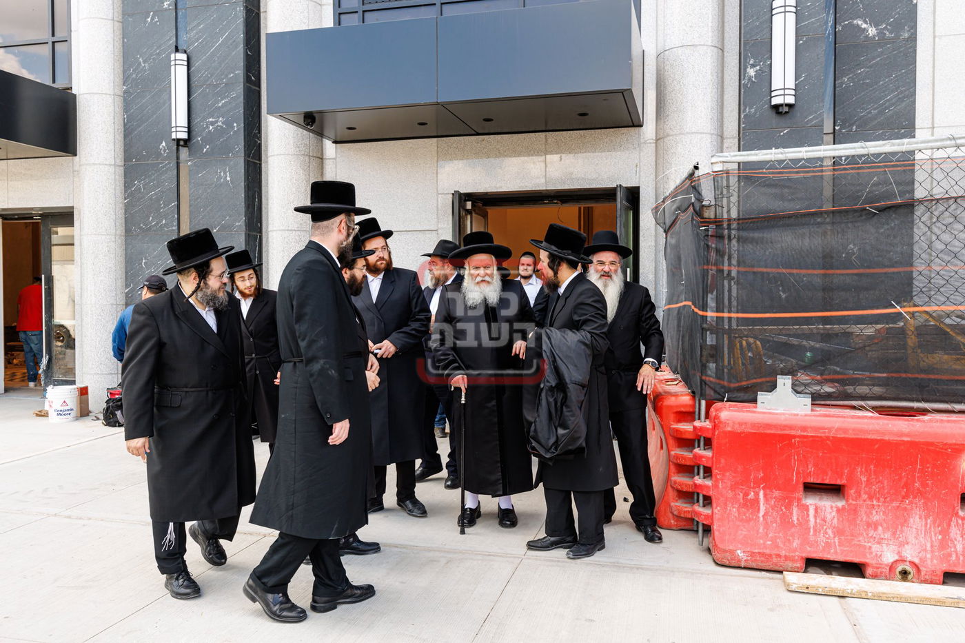 מעמד קביעת מזוזות באולם 'אהלי פרידא' ד'באבוב בב"פ