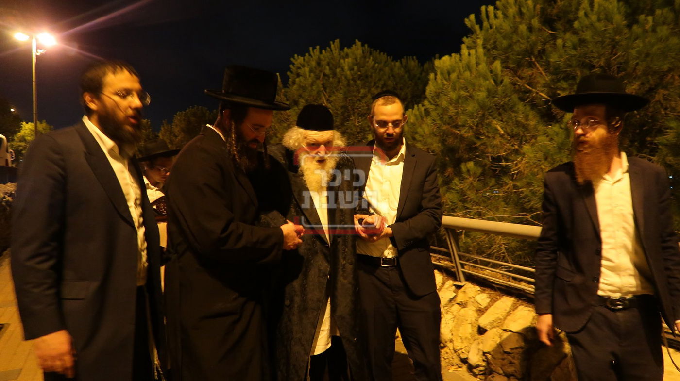 מראות הוד מביתו של הגאון רבי משה שטרנבוך 