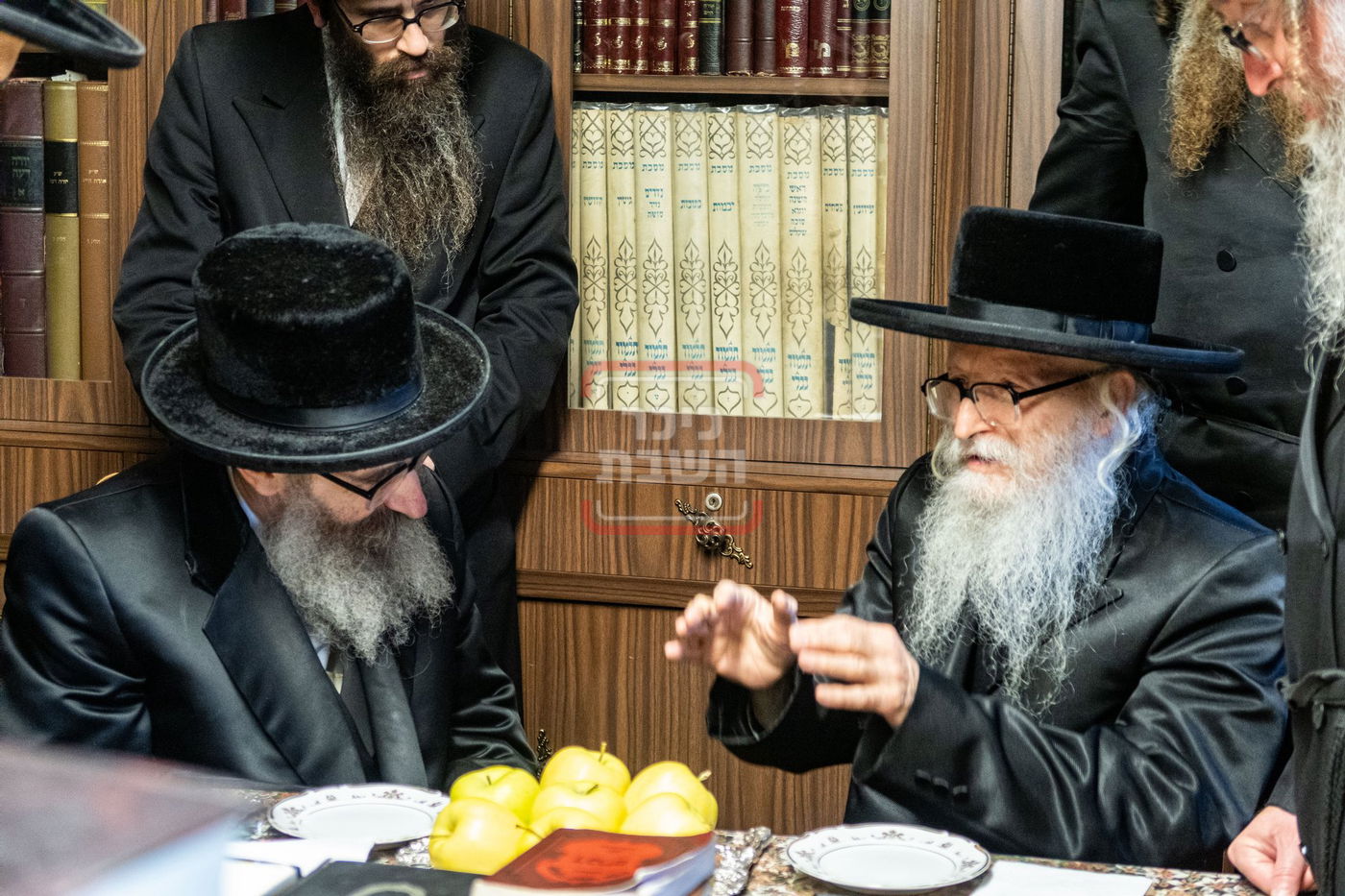 האדמו"ר מרחמסטריווקא ארה"ב בביקור אצל האדמו"ר מסערדאהעלי 