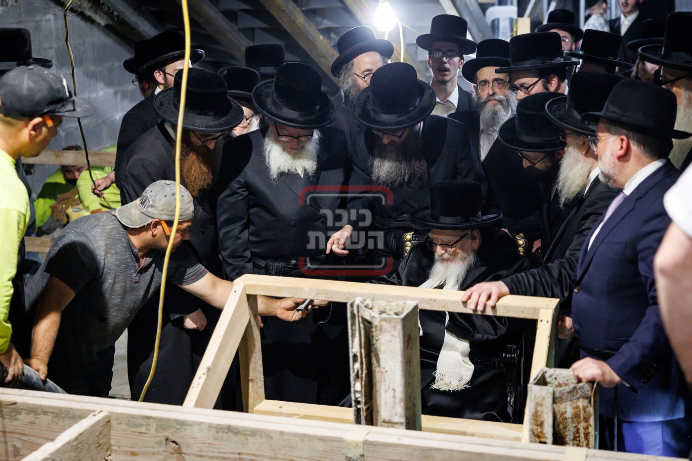 הנחת אבן הפינה למקווה הפרטית של האדמו"ר מסקווירא