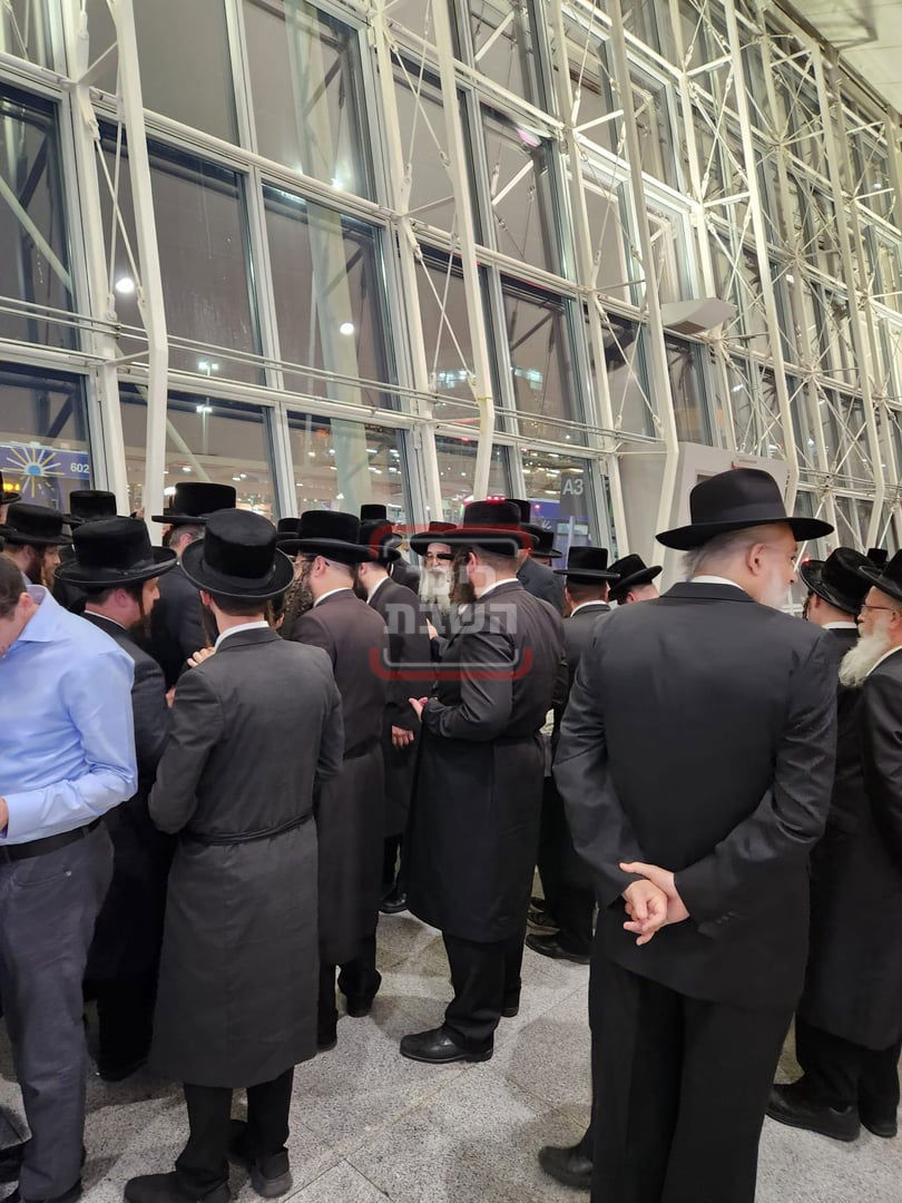 האדמו"ר מויז'ניץ בהגעתו לארה"ב