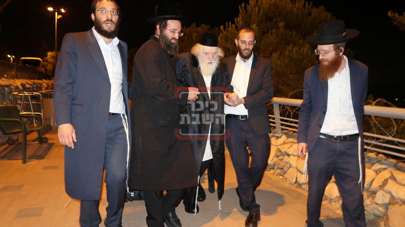 מראות הוד מביתו של הגאון רבי משה שטרנבוך 