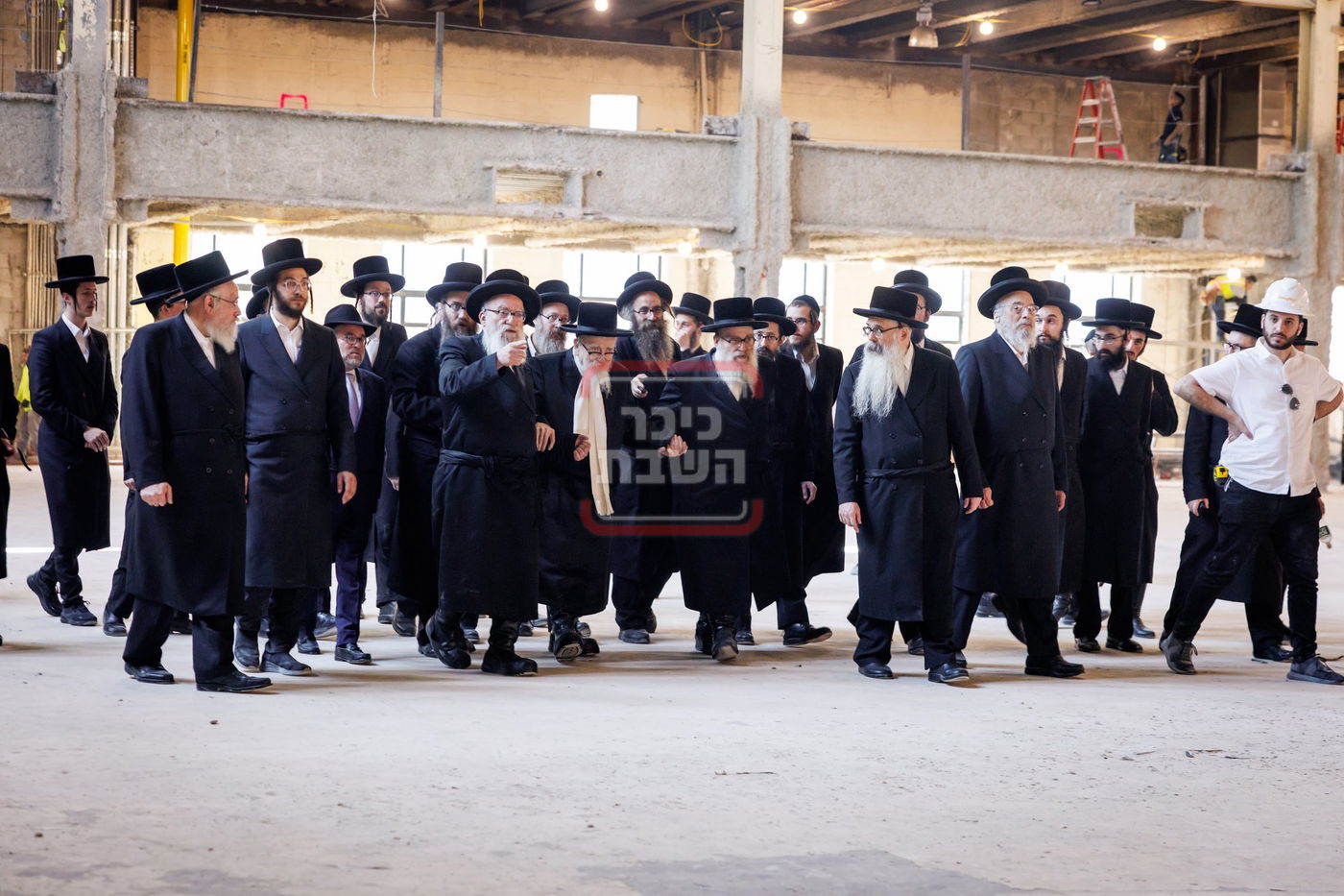 הנחת אבן הפינה למקווה הפרטית של האדמו"ר מסקווירא