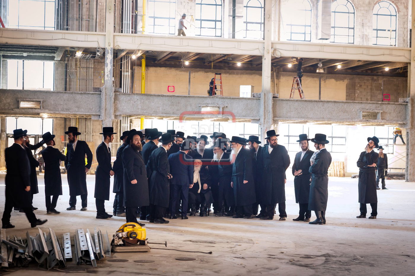 הנחת אבן הפינה למקווה הפרטית של האדמו"ר מסקווירא