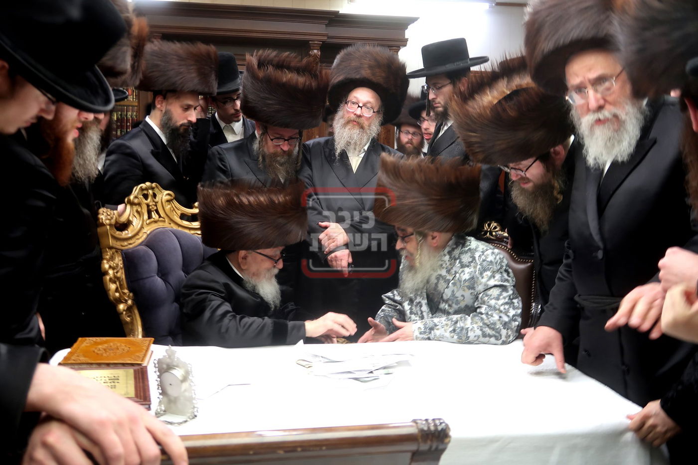 האדמו"ר מסאטמר בביקור אצל גיסו האדמו"ר מסקווירא