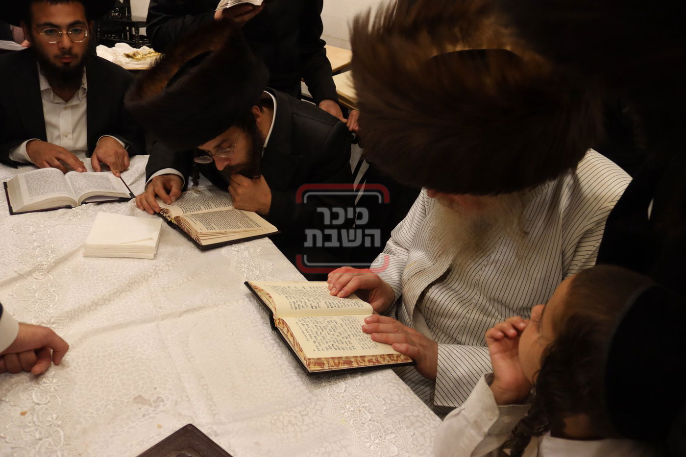 האדמו"ר ממבקשי אמונה בברכפלד