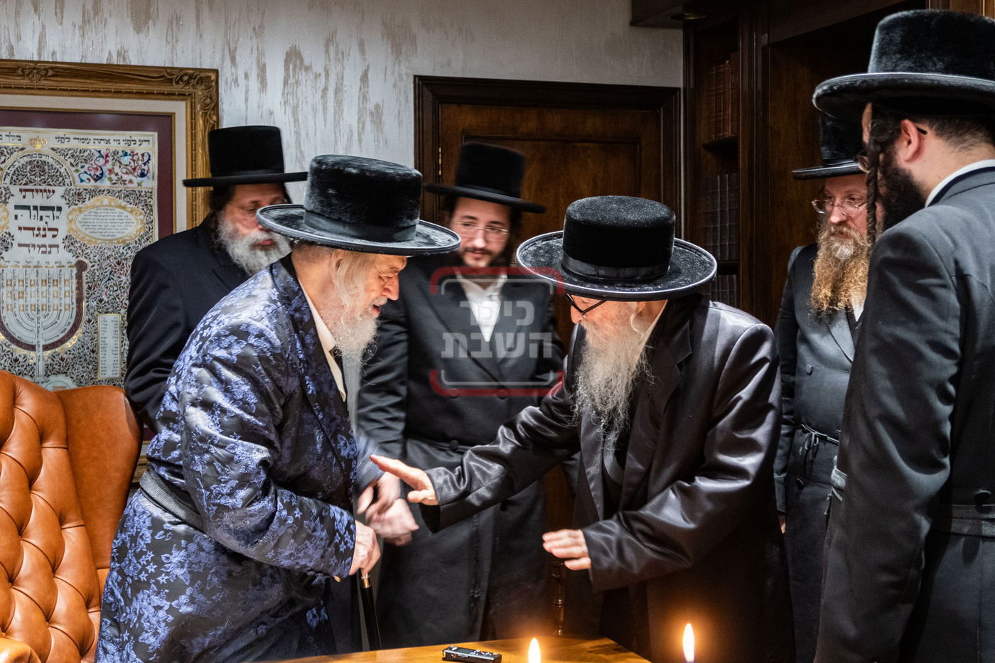 האדמו"ר מסערדאהעלי בביקור אצל האדמו"ר ממונקאטש