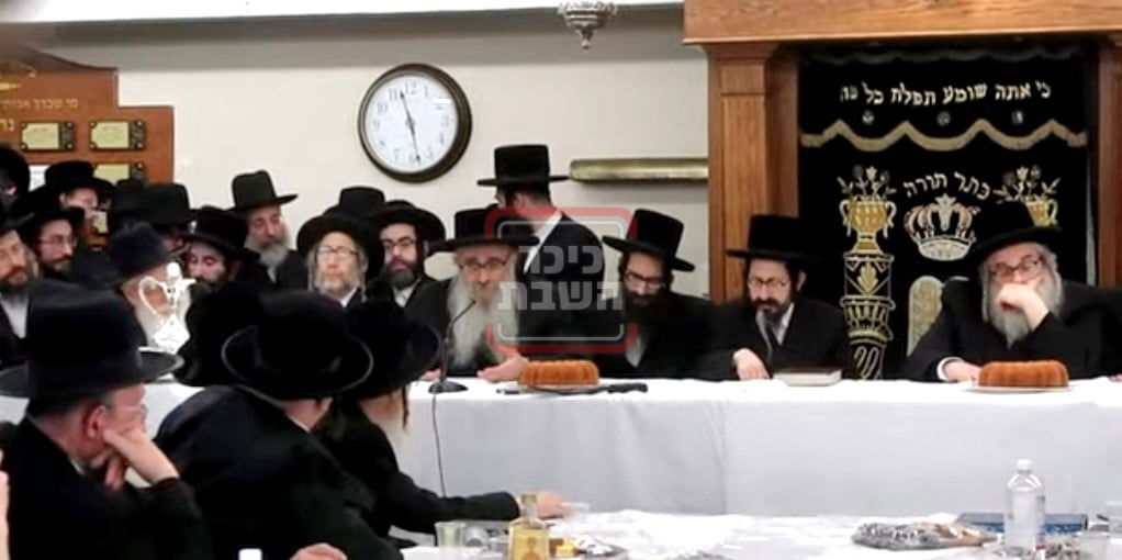 מעמד ההכתרה בחצה"ק סקולען