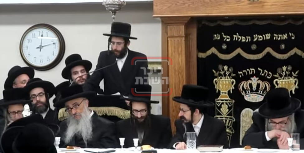 מעמד ההכתרה בחצה"ק סקולען